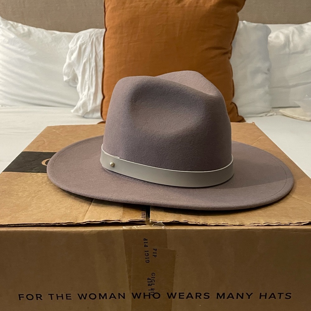Gigi Pip Wes Hat!